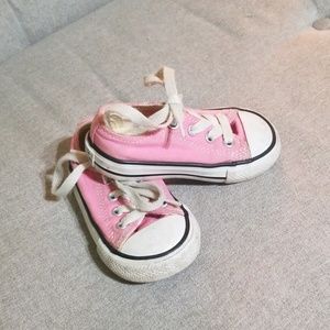 Pink toddler converse I